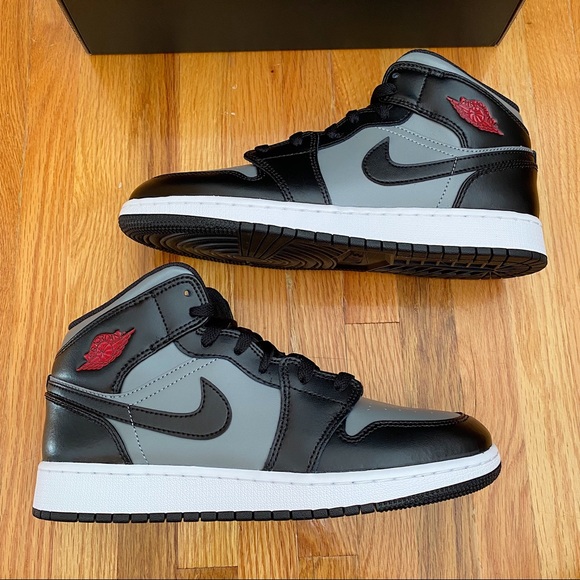 Air Jordan 1 Mid Women’s Sneakers - Picture 6 of 12